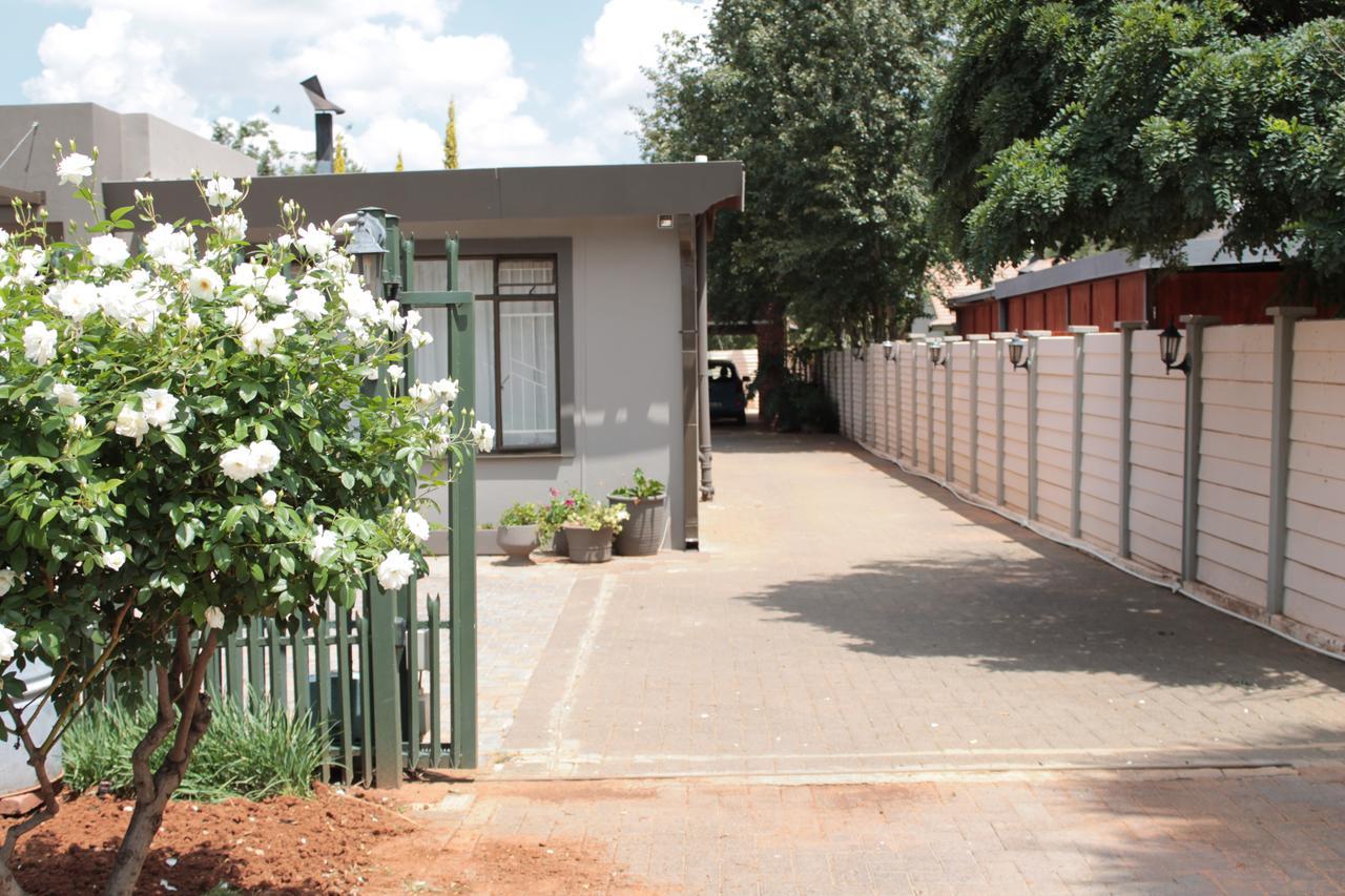 Melsetter'S Guesthouse Bloemfontein Exterior photo